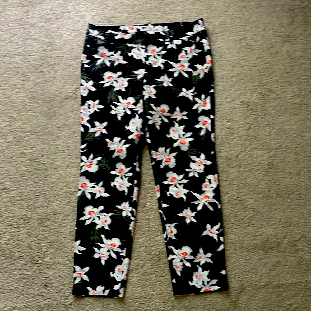 Old Navy floral pixie slim leg white florals pant size 10